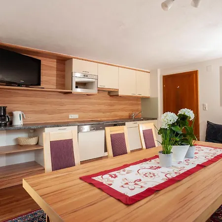 דירה Aurora I By Interhome קאפל